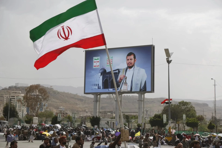 صنعاء تحذّر واشنطن: العدوان على إيران سيُشعل حرباً أوسع ويهدد الاقتصاد العالمي