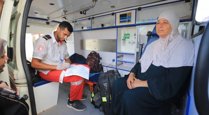 "الهلال الأحمر الفلسطيني": مغادرة 36 مريضًا مع مرافقيهم عبر معبر رفح