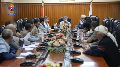 المداني يناقش مسار التحول التنموي والاقتصادي في تعز