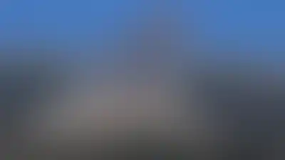 العدو الإسرائيلي ينفذ قصفا مدفعيا وتفجيرات عنيفة في مرجعيون وبنت جبيل وصور