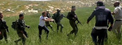 استشهاد شاب فلسطيني وإصابة آخرين برصاص المستوطنين في الضفة والقدس