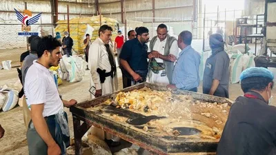 محافظ الحديدة يطّلع على نشاط مصنع منافع الأنعام للأعلاف المركزة