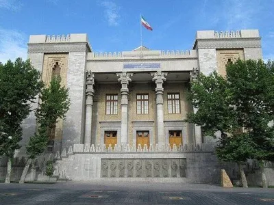 طهران تعلن منع دبلوماسيين فرنسيين من دخول البلاد وتعتبرهما "شخصين غير مرغوب فيهما"