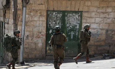 استشهد شاب فلسطيني، اليوم الثلاثاء، برصاص قوات العدو الإسرائيلي في بلدة عقربا جنوب نابلس بالضفة الغربية.