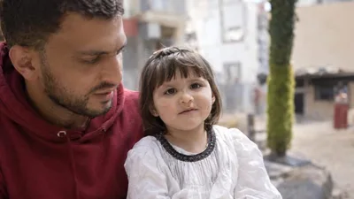 ريفان جنيد.. الناجية الوحيدة من عائلتها تحفظ أسماء من رحلوا