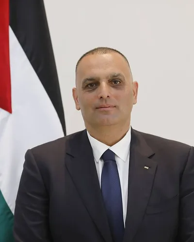 قوات العدو الإسرائيلي تعتقل وزير شؤون القدس أشرف الأعور