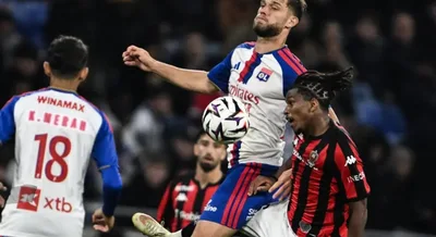 ليون يتصدر الدوري الفرنسي بعد فوزه على نيس وسقوط موناكو