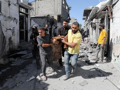 استشهاد فلسطيني، وإصابة 5 آخرين جراء قصف العدو الإسرائيلي نقطة شرطة في مواصي رفح جنوب قطاع غزة