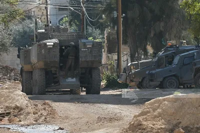 العدو الإسرائيلي يعتقل سبعة فلسطينيين بينهم سيدتان في الضفة الغربية