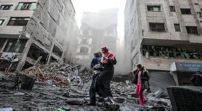استشهاد فلسطيني متأثرا بجراحه في خروقات إسرائيلية جديدة لـ "هدنة غزة" تخللها قصف بحري ومدفعي وإطلاق نار 