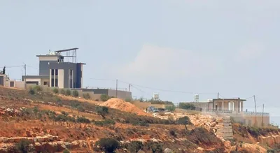 مستوطنون صهاينة يحاصرون 3 منازل في قصرة لليوم الـ11