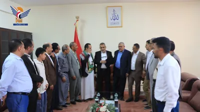 وزارة المالية تكرم رئيس هيئة مستشفى الثورة في الحديدة