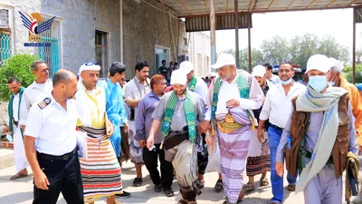 وزير النقل يدشن العمل بمركز الإسعاف الطبي لعمال وبحارة السفن في ميناء الحديدة