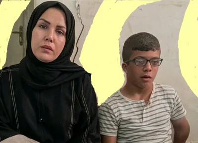يُتمٌ وعجزٌ وشرط "السِن".. ثلاثيةٌ تحاصر أيمن وأمه في غزة