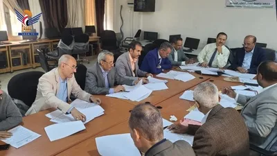 مناقشة الوضع الأكاديمي بجامعة عمران