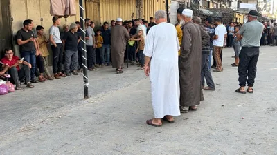 أمام نقاط بيع الخبز.. غزيون يصارعون الجوع والانتظار ليعودوا بلا خبز لأطفالهم